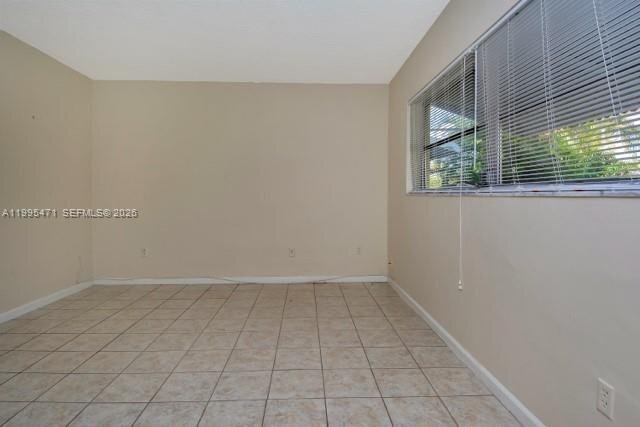 Building Photo - 2101 NE 68th St