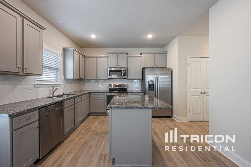 Building Photo - 228 Margrave Dr