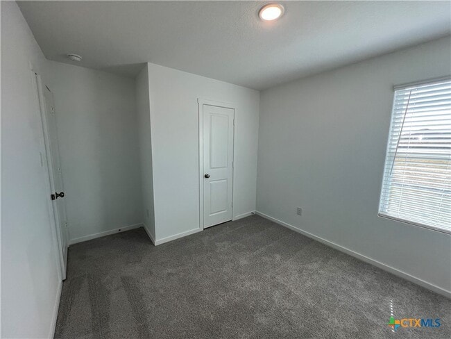 Building Photo - 534 Chevre Rd