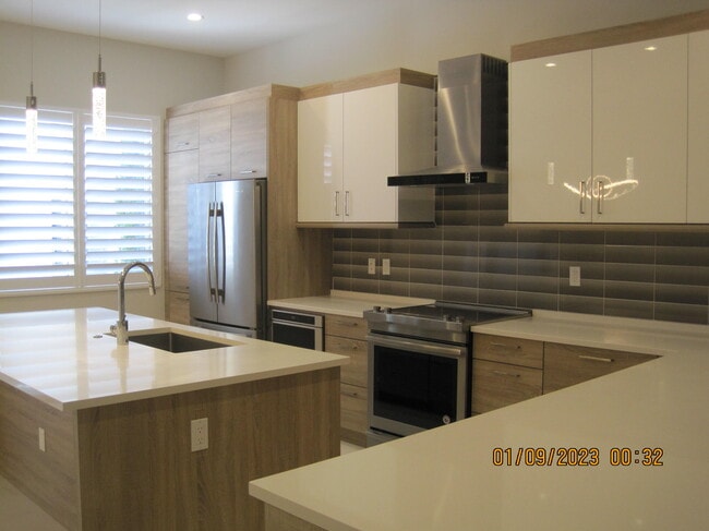 Building Photo - 4033 NW 17th Way