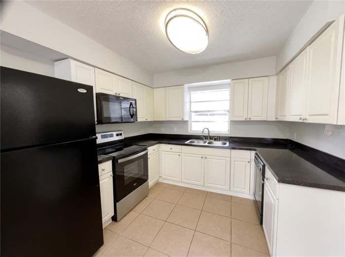 Building Photo - 8318 Chenille Dr