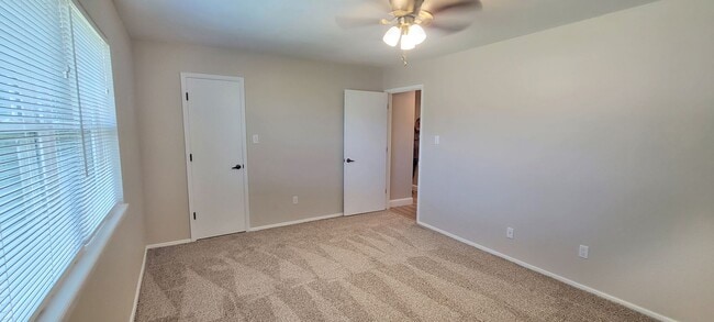 Building Photo - LARGE HOME IN NORTHEAST CLOVIS