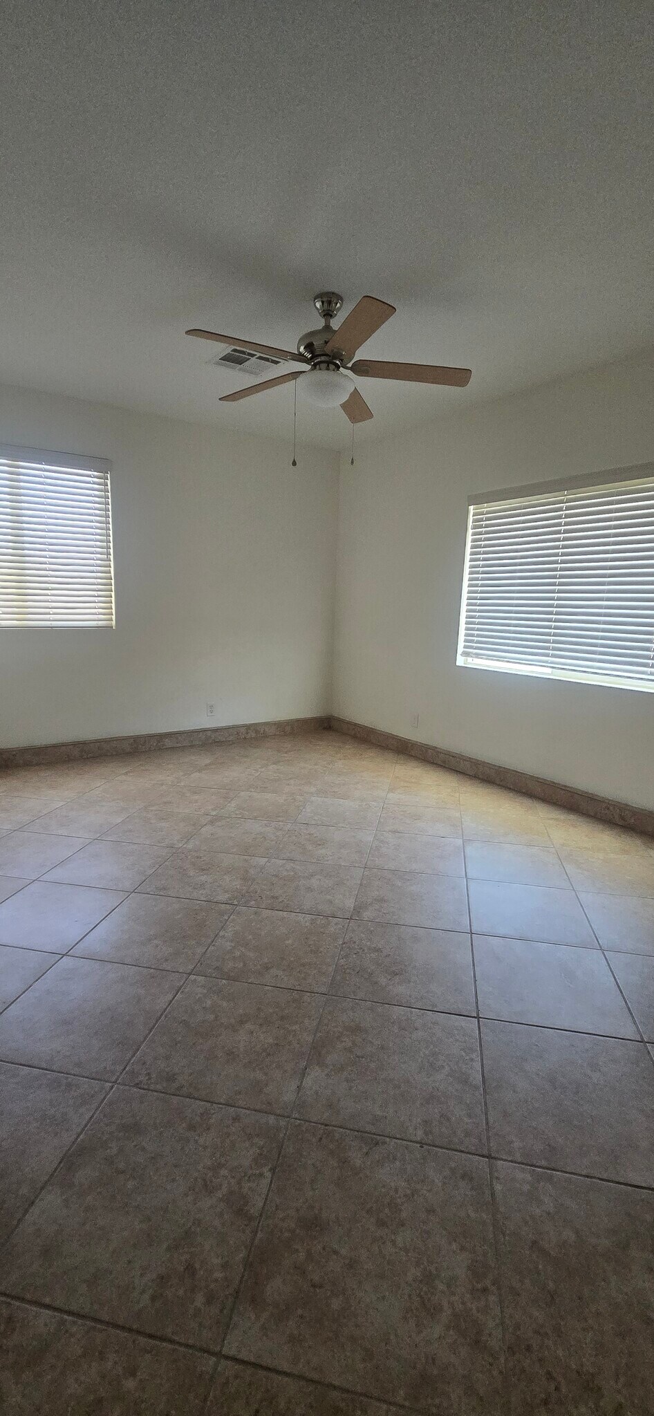 Building Photo - 1716 Kiltie Way