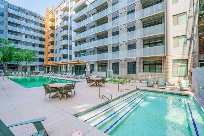 Building Photo - 814 N 4th St