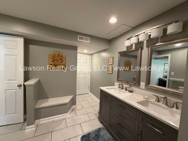 Building Photo - Gorgeous Classic Cave Spring Colonial in S...