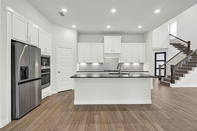 Building Photo - 9339 Galloway Wds Trl
