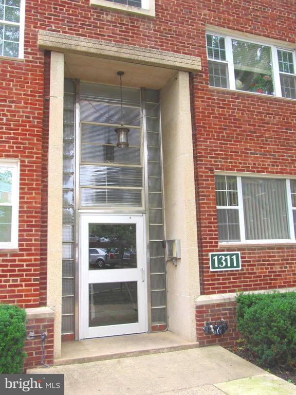 Building Photo - 1311 N Ode St