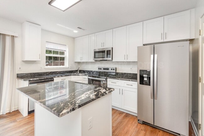 Building Photo - 45425 Clarkes Crossing Square