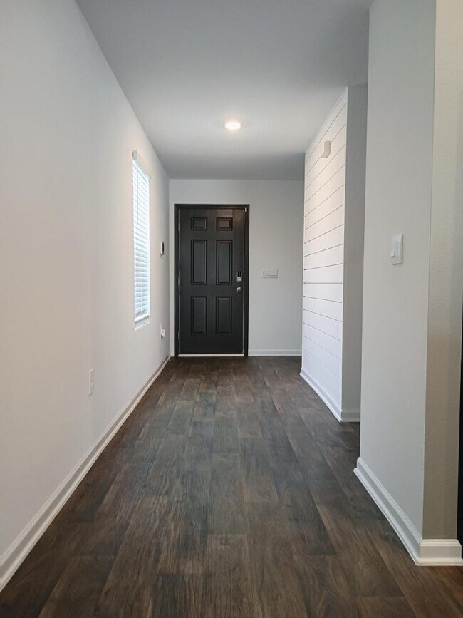 Building Photo - 2816 Buck Creek Pl