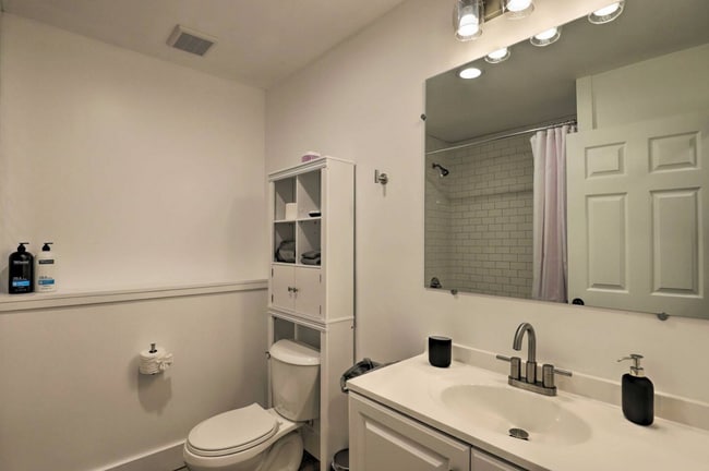 Building Photo - Black Mountain Furnished Lower Level Apart...