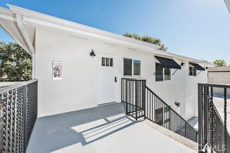 Building Photo - 555 N Olive St