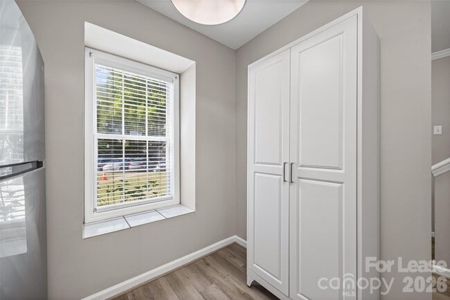 Building Photo - 704 Heritage Pkwy