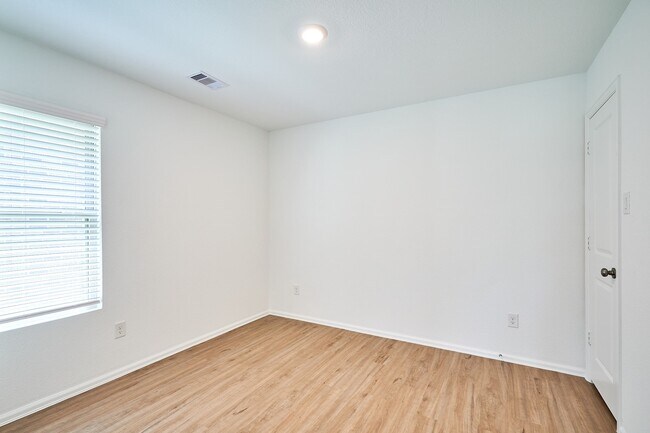 Building Photo - 3323 Avary River Ln