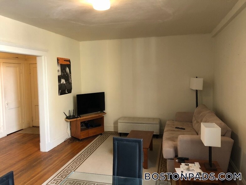 Building Photo - 1634 Commonwealth Ave