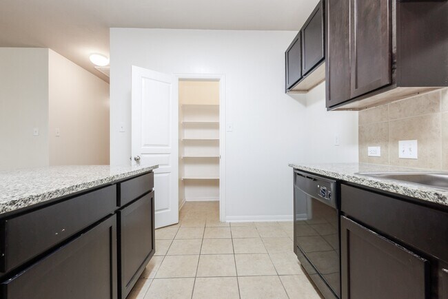 Building Photo - 8114 Malago Point Dr