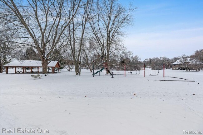 Building Photo - 732 Rutgers Rd