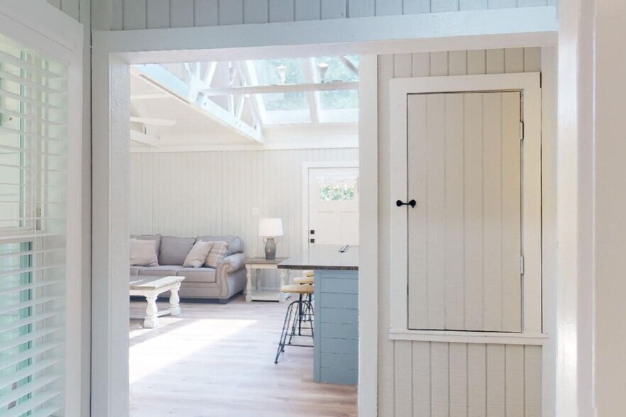 Building Photo - 2171 N Forest Pkwy