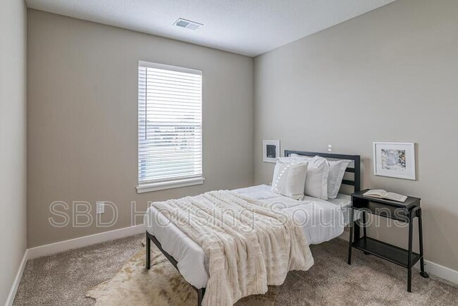 Building Photo - 27310 E Oak Vw Dr