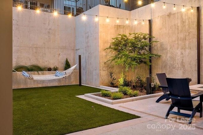 Building Photo - 2020 W Morehead St