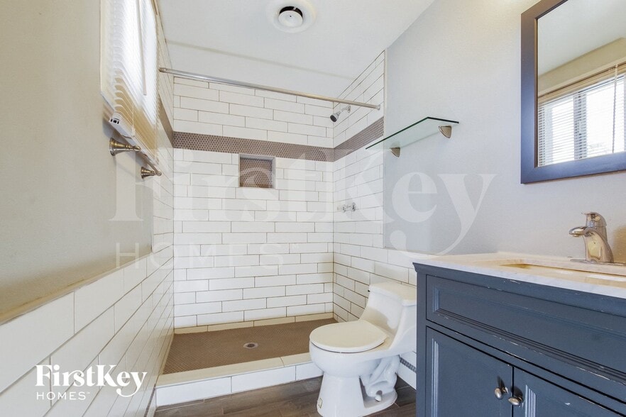 Building Photo - 3460 E Presidio Rd