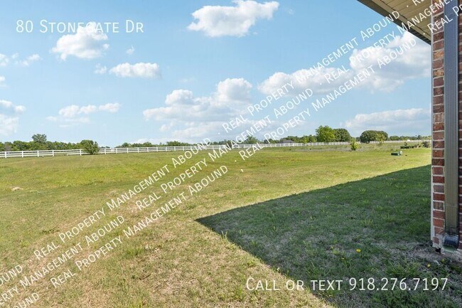 Building Photo - 80 Stonegate Dr