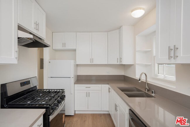 Building Photo - 10534 Eastborne Ave