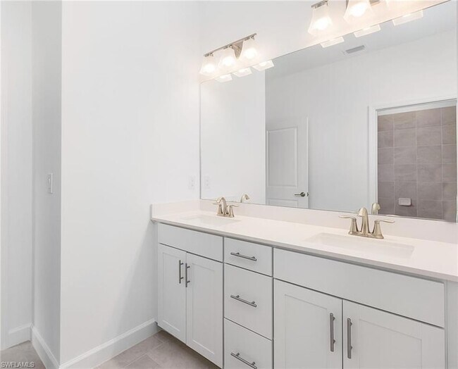 Building Photo - 18222 Ridgeline Dr