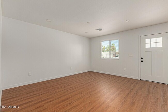 Building Photo - 650 S 97th Pl