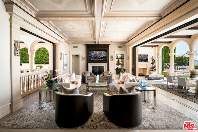 Building Photo - 6 Mystique