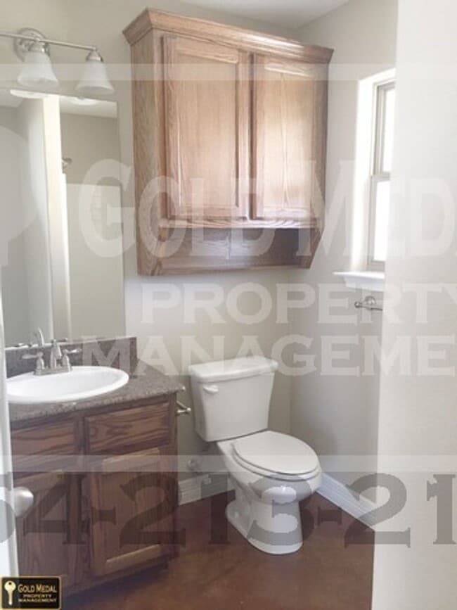 Building Photo - 1017 S 9th St