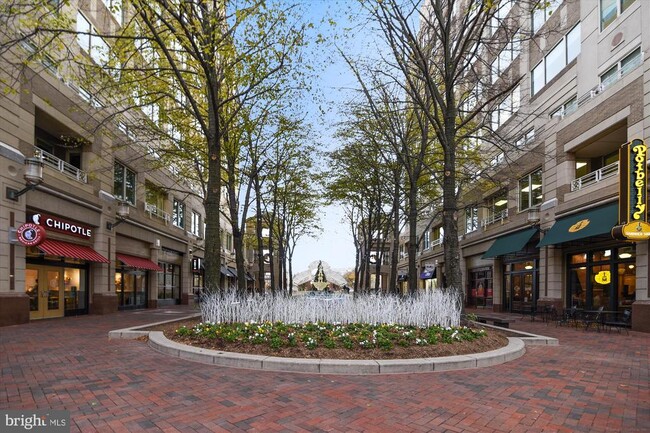 Building Photo - 12000 Market St