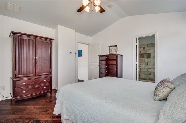 Building Photo - 1503 Biltmore Ln