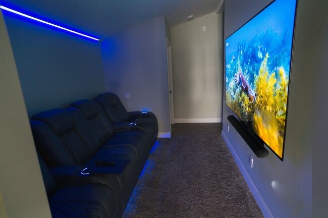 Building Photo - FULLY FURNISHED LAKE HOME