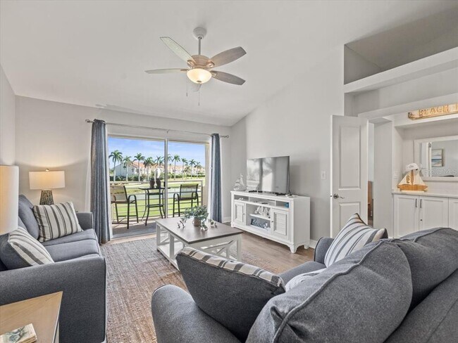 Building Photo - 5900 Bahia Del Mar Cir N