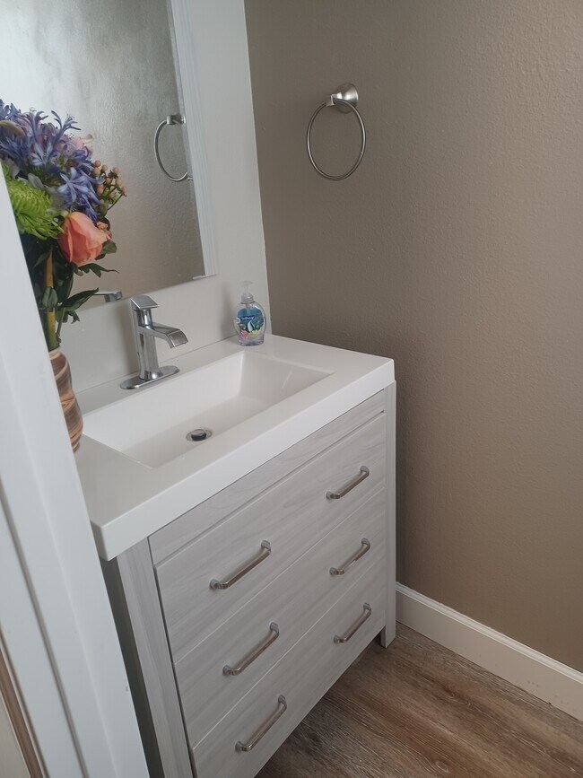 Building Photo - 3000 Regatta Ln