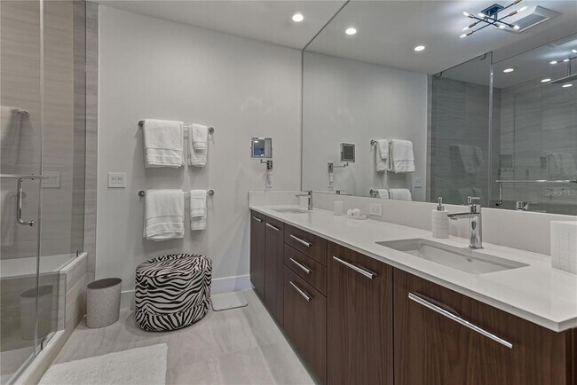 Building Photo - 275 1st Ave S