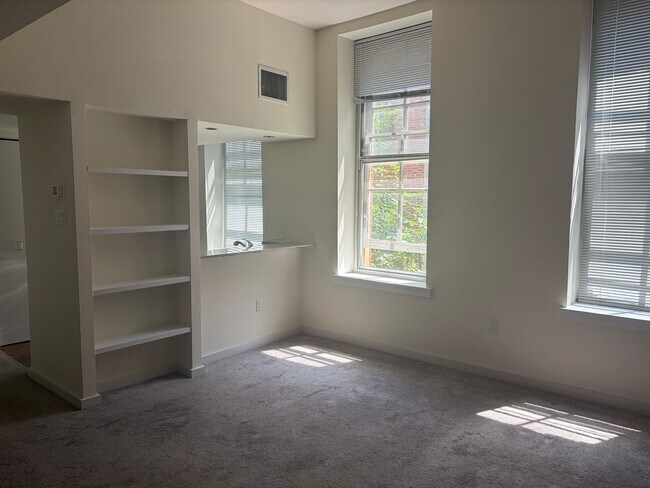 Building Photo - Welcome to Urban Elegance in the Heart of Historic Old City, Philadelphia