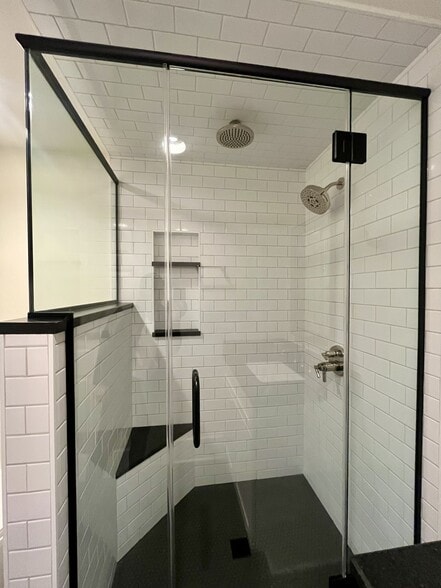 Building Photo - 674 Mohawk