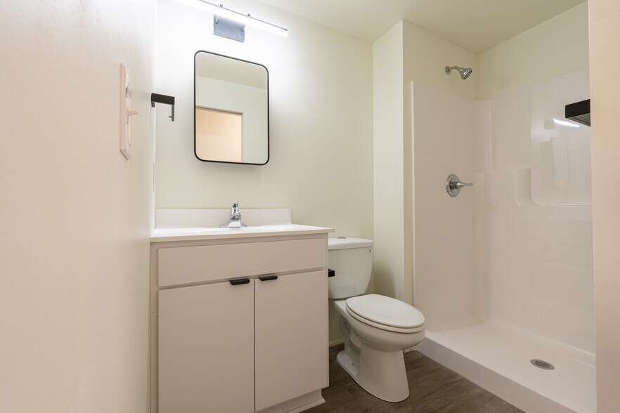 Building Photo - 2718 Grand Ave S