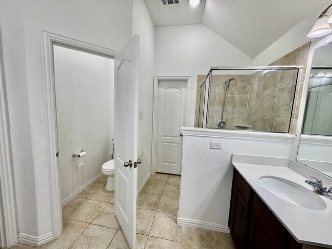 Building Photo - 1609 Harrongton Wy