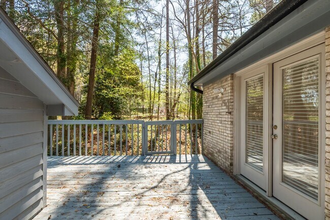 Building Photo - LOCATION!! Updated Townhome in Sought-After Durham Woodcroft neighborhood