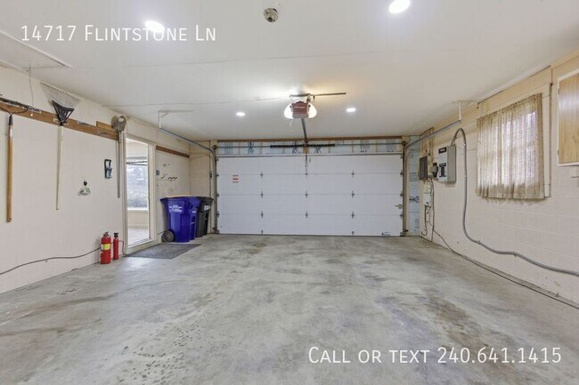 Building Photo - 14717 Flintstone Ln