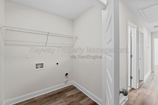 Building Photo - 331 Sumac Trail