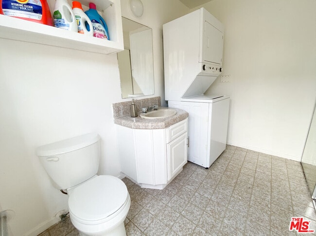 Building Photo - 27112 Malibu Cove Colony Dr