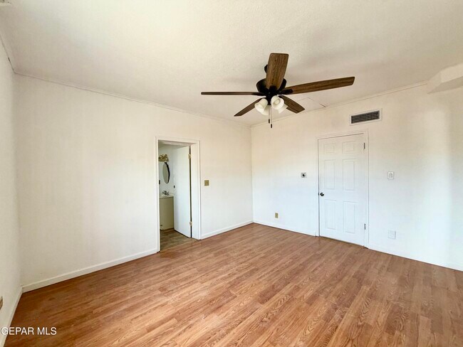 Building Photo - 418 S Estrella St