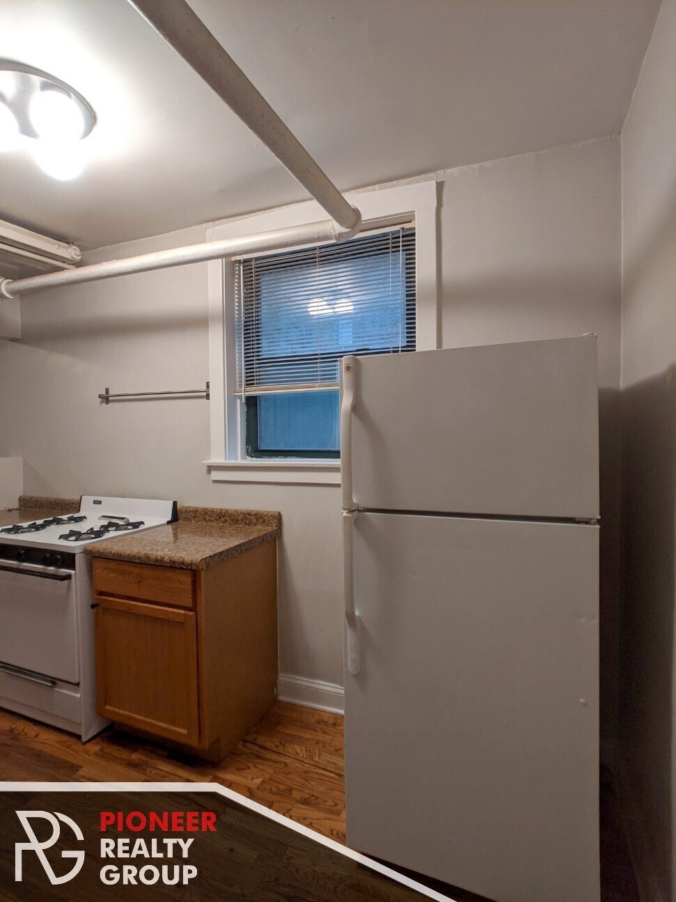 Building Photo - 3837 N Greenview Ave