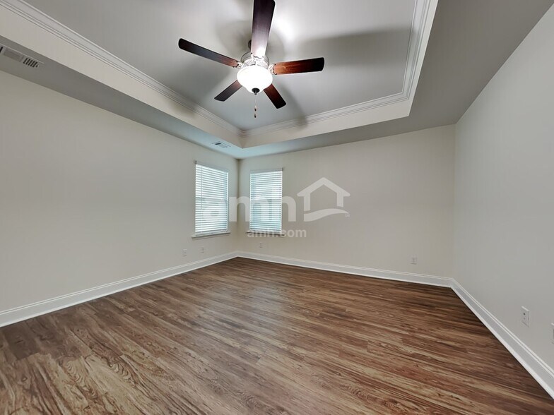 Building Photo - 208 Clearwater Cir