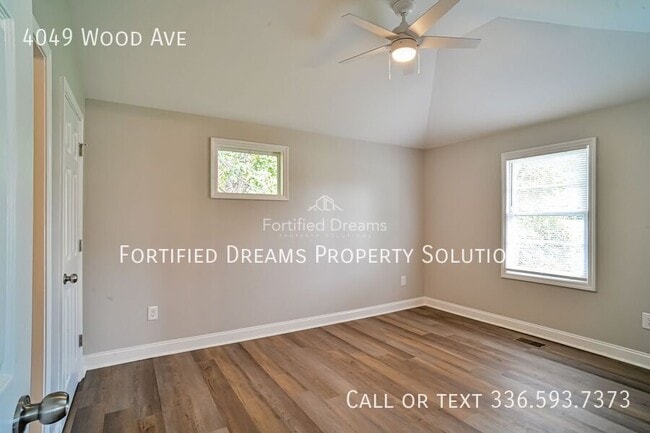 Building Photo - 4049 Wood Ave