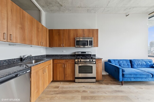 Building Photo - 235 W Van Buren St