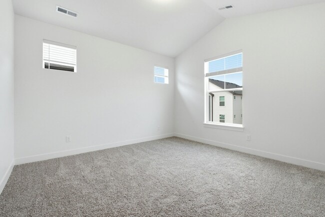 Building Photo - 858 Coulsen Dr